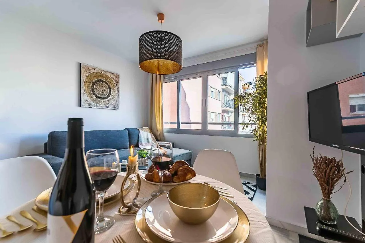 Carlos Haya Beautiful Apartment With Parking Malaga