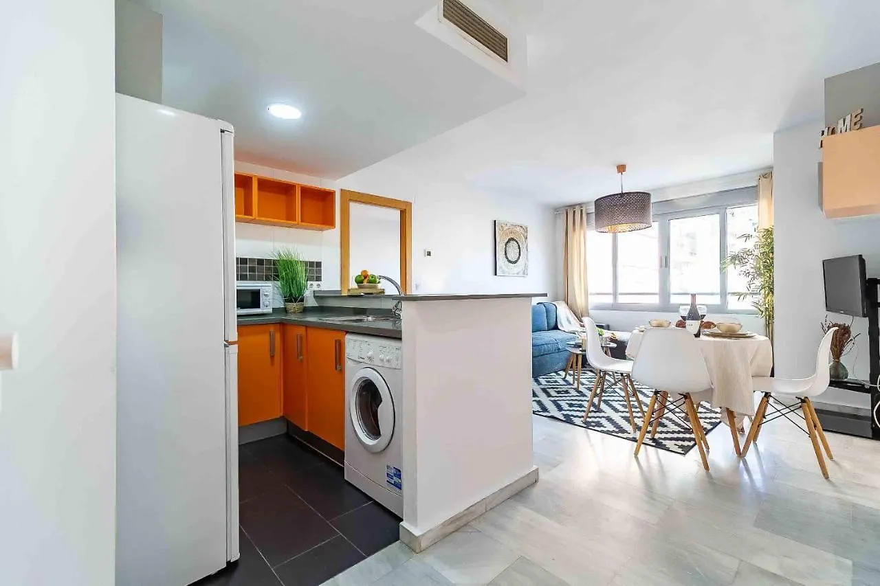 Carlos Haya Beautiful Apartment With Parking Malaga