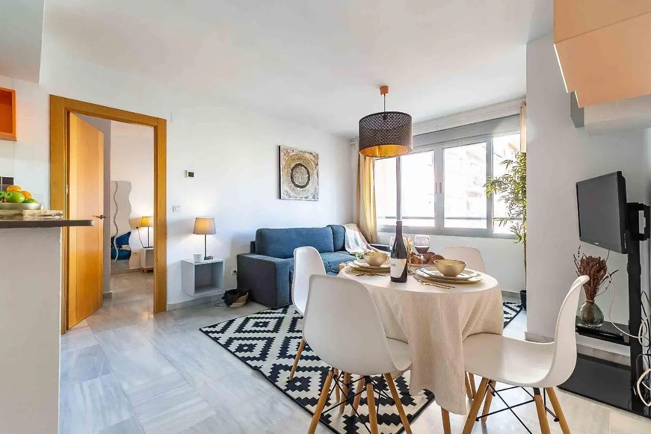 Carlos Haya Beautiful Apartment With Parking Malaga
