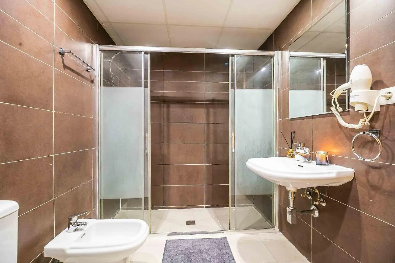 Carlos Haya Beautiful Apartment With Parking Malaga